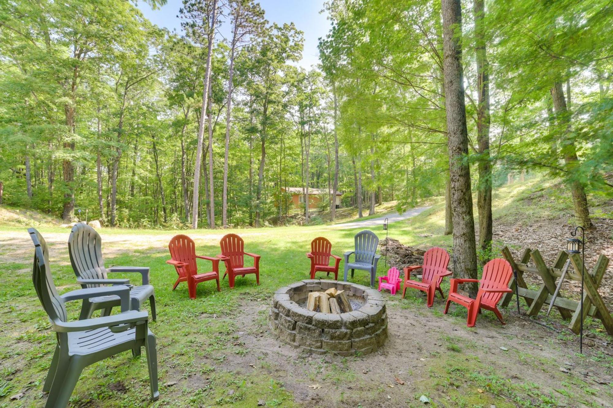 Roscommon Retreat With Deck About 1 Mile To Higgins Lake Экстерьер фото